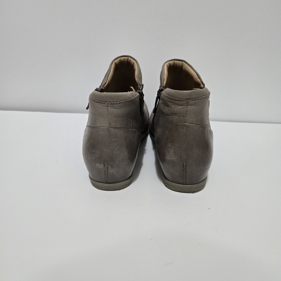 Dansko Miki Bootie wedge taupe burnished zipper leather - Picture 4 of 10